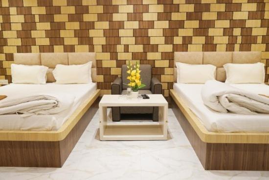 Hotel Mannat International 迪卡 外观 照片